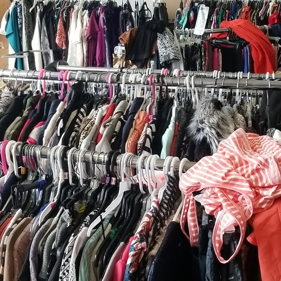 RESELLER 5LB MYSTERY BOX - Picture 2 of 2